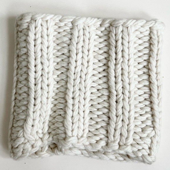 JW Anderson Wool Snood, Infinity Scarf, Off white, 20 X 8 inches, New - Picture 2 of 7